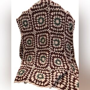 Shabby Chic Decorative Throw with Red and Green Accents